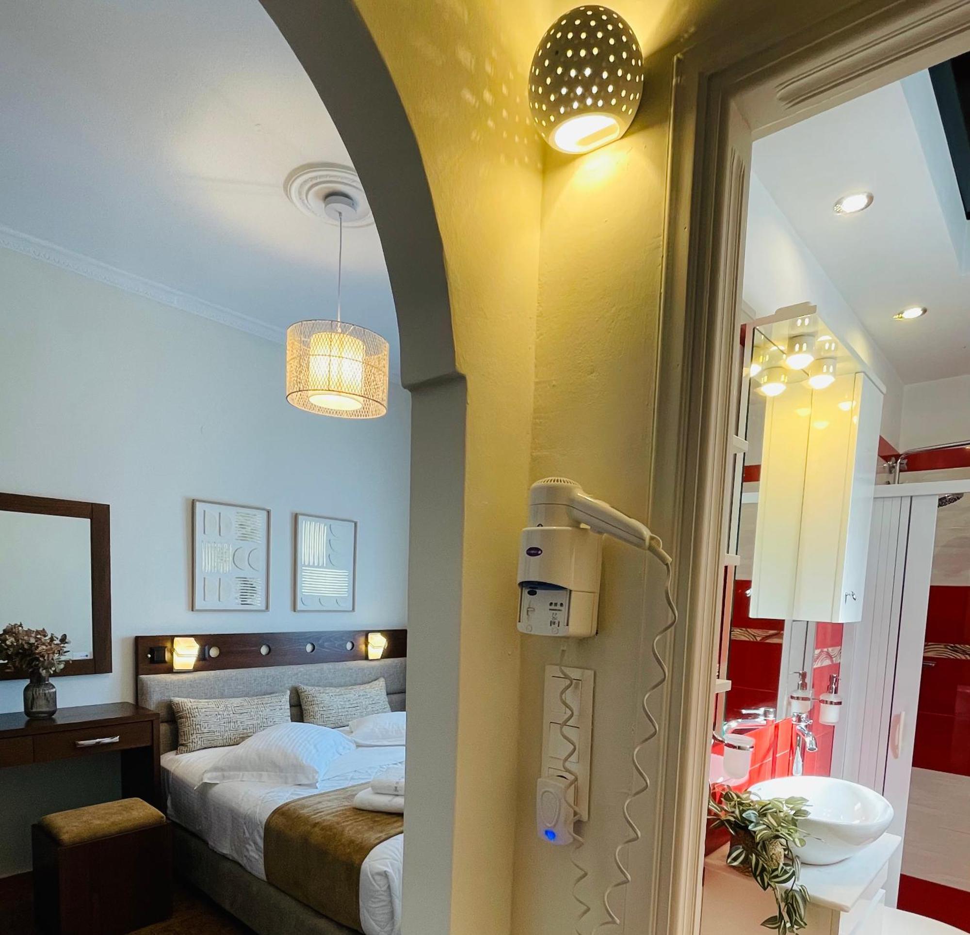 אדאמאס Semiramis Guesthouse מראה חיצוני תמונה